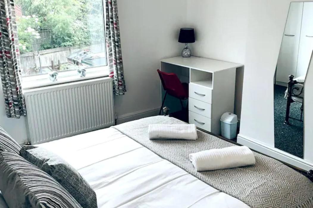 Comfortable Town House In City Centre Сasa de vacaciones